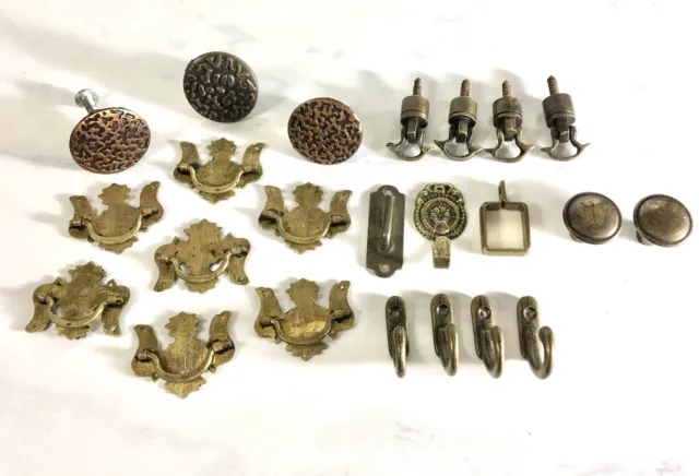 Mixed Vintage/Antique Lot Small Brass & Copper Drawer Cabinet Pulls Knobs Hooks