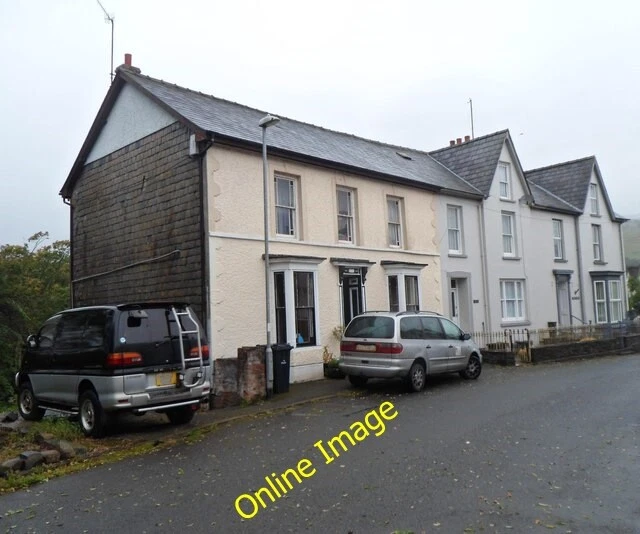 PHOTO 6X4 A row of three houses, Station Road, Llanwrtyd Wells The houses c2012 £1.80 PicClick UK