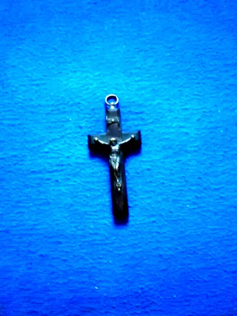 antiker Kreuzanhänger aus dunklem Holz JESUS CHRISTUS  aus Messing  Größe 6,3 cm