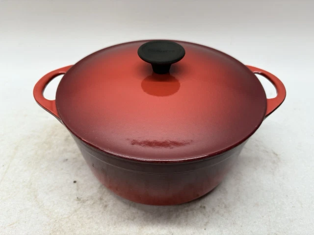 Large cousances cast iron casserole dish - same as le creuset