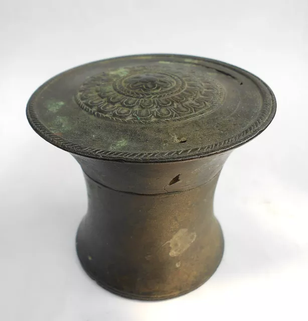 From Antiquity:  small lidded BRONZE BOX/JAR-ornate Betel Nut Container