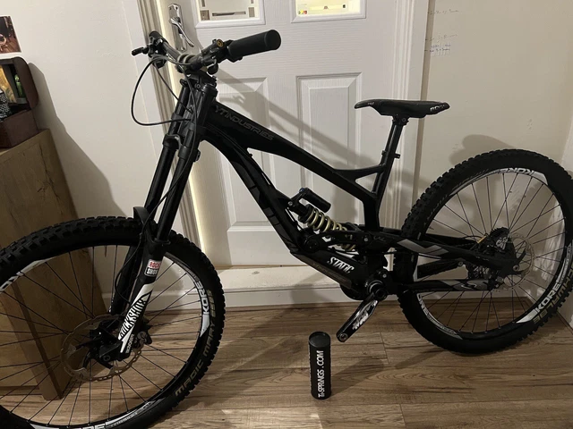 YT INDUSTRIES TUES 650b Downhill Mountain Bike Rockshox SRAM