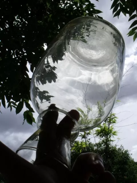 carafe en verre fumée en très bon état lot de 2 tel que sur la photo 
