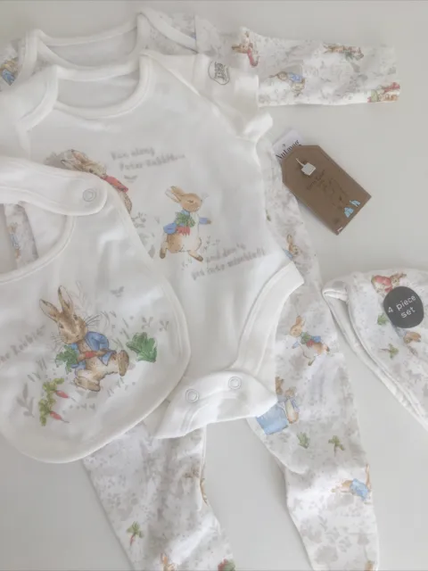 Up To 1 Month PETER RABBIT  BNWT Baby Clothes Sleepsuit Bundle-  Cream