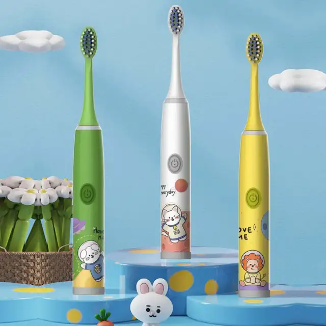 Cepillo de dientes eléctrico para niños serie espacial de dibujos animados