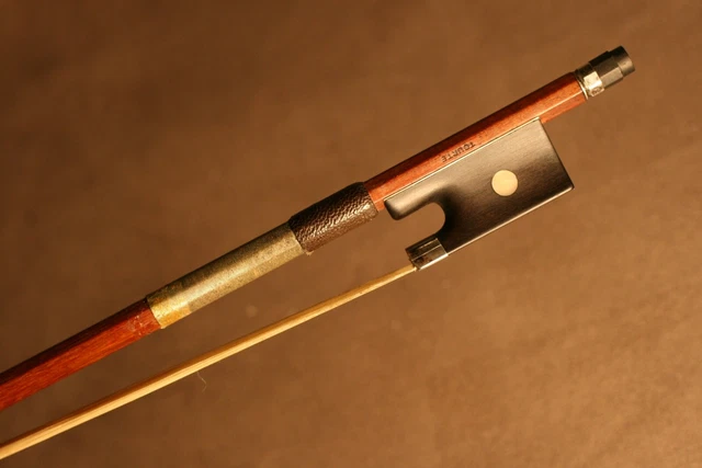 Tres Bel Archet De Violon Ancien Monte Argent - Old Silver Mounted Violin Bow.