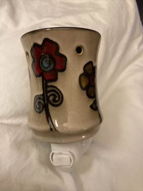 Scentsy Retired Ashbury Floral Plug In Scent Fragrance Wax Warmer Nightlight