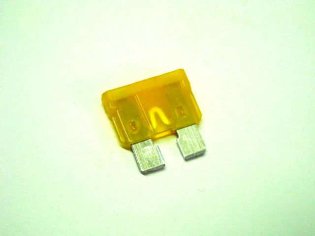 FUSIBILE 20A GIALLO AUTOMOBILISTICO PASSO UNI: 19mm