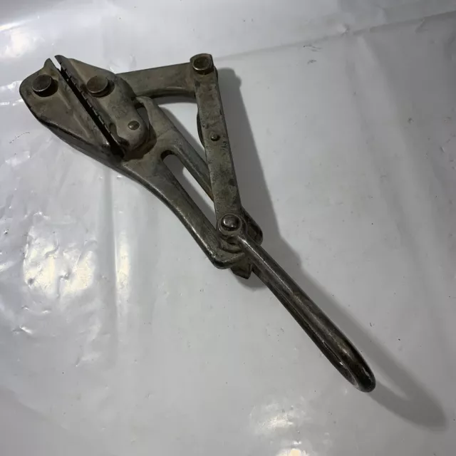 Klein Wire Puller 1611-40 Grip for Weatherproof wire 8000 lbs .74"  Capacity