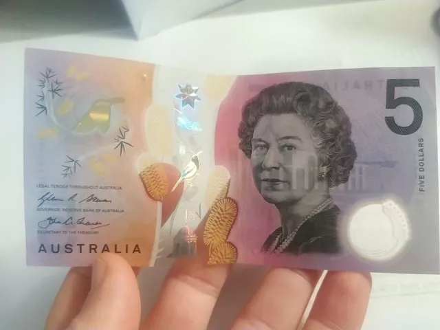 AUD 5 Australian Dollar Banknote 💵  with the late Queen Elizabeth II!