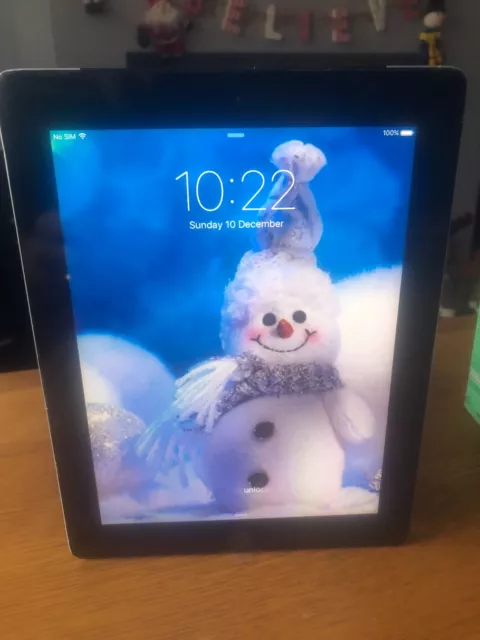 Apple iPad 2 9.7in 32GB Wi-Fi Tablet - White