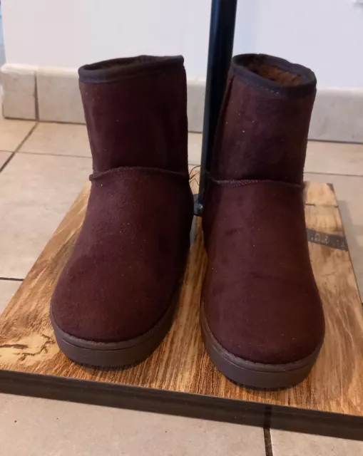 Bottines Fourees En Daim Marron Manoukian