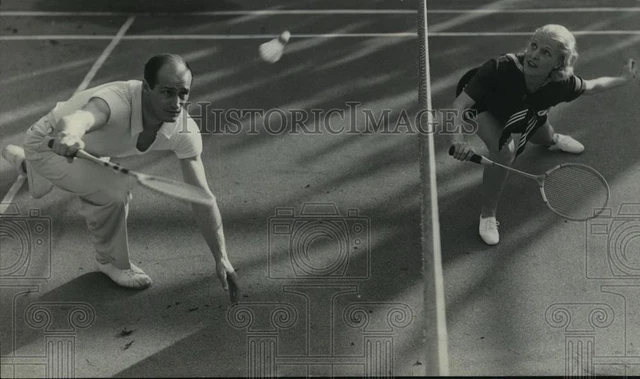 1935 Press Photo Jess Willard and Mrs. Frank Borzage in badminton game