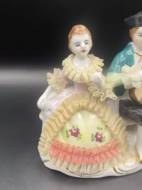Couple Musicien Et Danseuse En Porcelaine Et Dentelle Avec Dorure Vintage 2