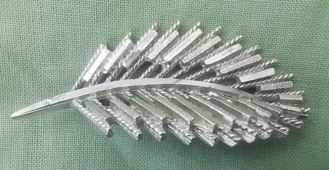 Petite Broche Pin Argenté Serti De CZ Blanc Art Déco Opale Ovale Vert