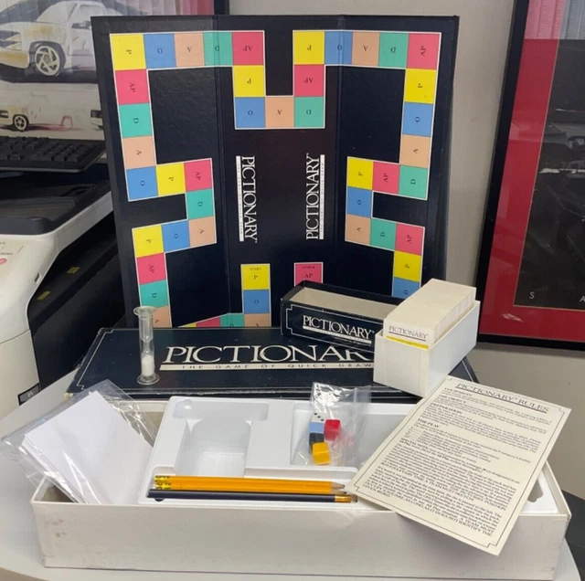 VINTAGE PICTIONARY FIRST 1987 Classic Drawing Board Game timer pieces