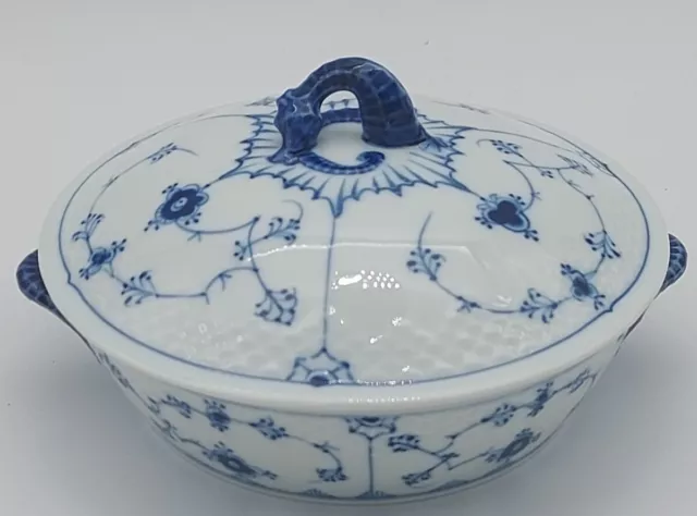 PORCELAINE BING & GRONDAHL BLUE FLUTED LACE PT PLAT COUVERT A L'HIPPOCAMPE D18cm