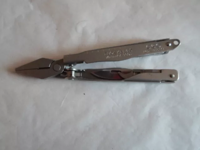 Buck Knives 350 Minibuck Good Shape For Being Pre-Owned, Silver