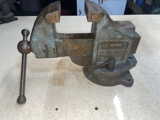 Vintage L.S. Starrett Athol 923 Bench Vise w/ Swivel Base