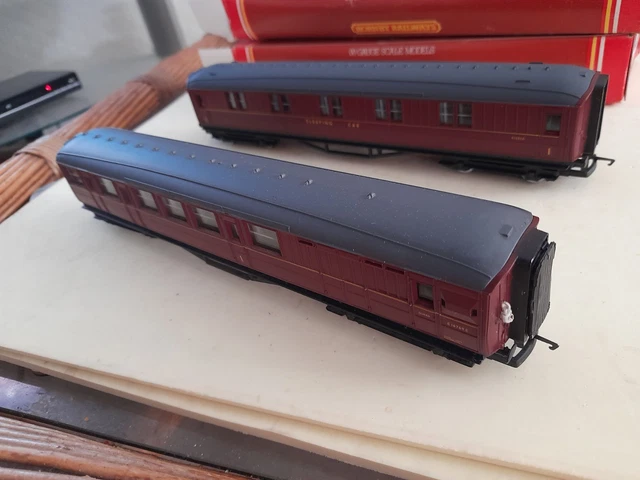 Hornby R485 BR 1st Class sleeper maroon livery coach - USED