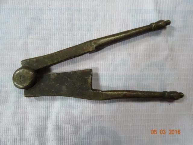 Old Vintage Brass Solid Unique Handcrafted Engraved Betel Nut Cutter Sarota #15