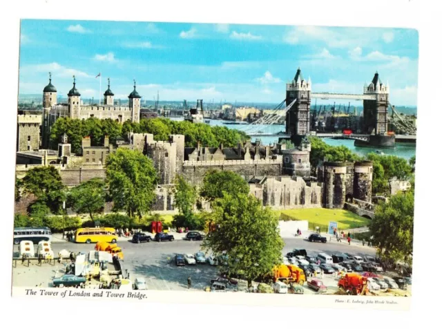 Postcard The Tower Of London & Tower Bridge London England (Unposted)