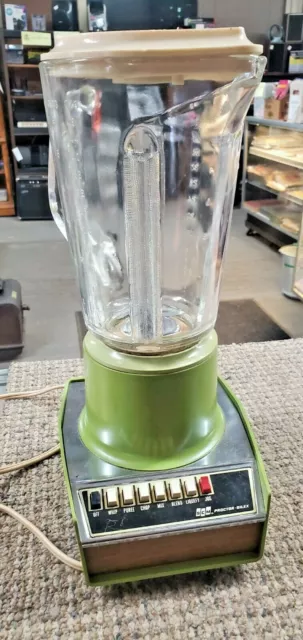 Vintage 1970's Avocado Green SCM Proctor-Silex blender w/6 Cup glass pitcher
