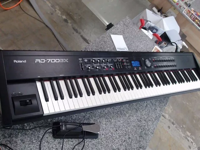 Roland rd clearance 700gx price