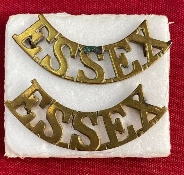 Genuine Matching Pair of WW1 Essex Regiment British Army Brass Shoulder Titles