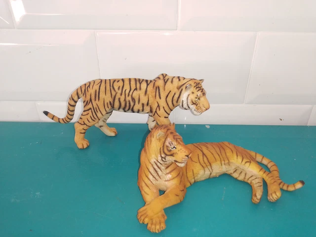 Figurine PLASTOY Lot 3 Cavaliers 1 cheval 2 Chevaliers