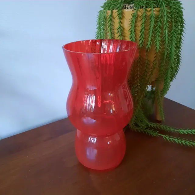 A Lovely Red Riihimaki Finland Large Art Glass Vase 21.5 cm tall