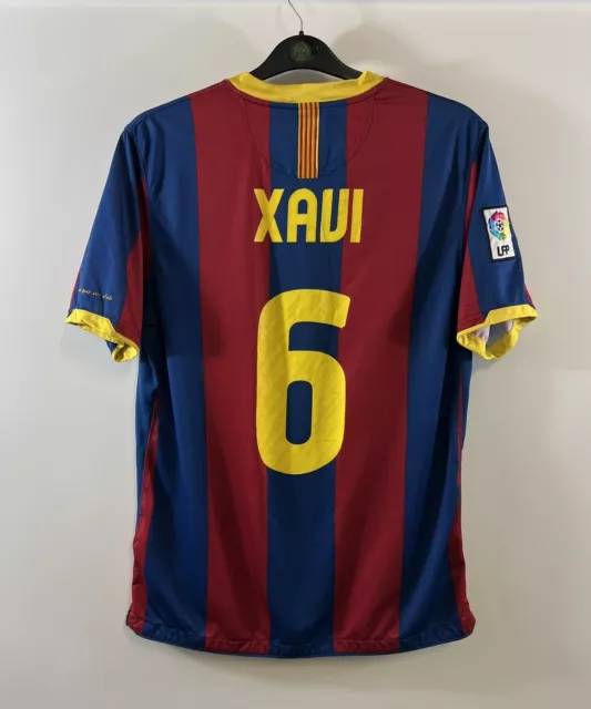 Barcelona Xavi 6 Home Football Shirt 2010/11 Adults Large Nike D662