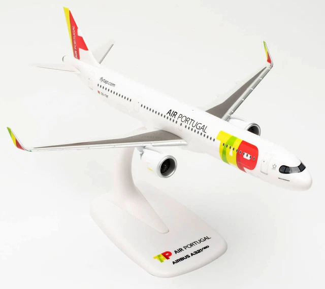 Herpa modello di aereo Lufthansa Cargo Airbus A321P2F – D-AEUC Hello Europe in scala 1:200 - modello di aereo, pezzo da collezione, miniatura deco, statuetta con supporto in plastica