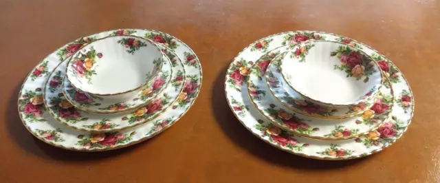 2 -ROYAL ALBERT OLD COUNTRY ROSES BONE CHINA 1962 4 pc PLACE SETTINGS ENGLAND