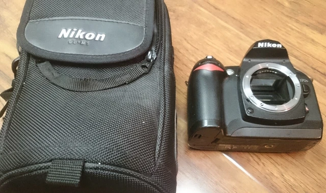 Nikon D70S 6.1Mp Digital Slr Camera - Body Only + Case Untested Clean