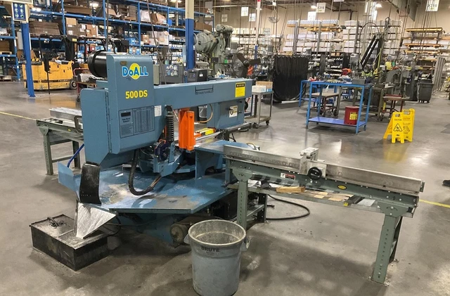 2011 DoAll 500DS Semi-Automatic Horizontal Bandsaw (Swivel Head) 14" x 19.69"