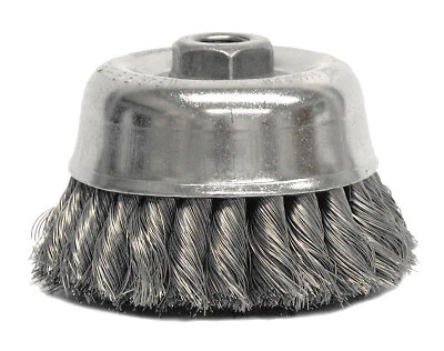 Cepillo de copa de alambre de nudo de alta resistencia, 4 pulgadas de diapositivas, eje 5/8-11 unc, acero 0,014 pulgadas