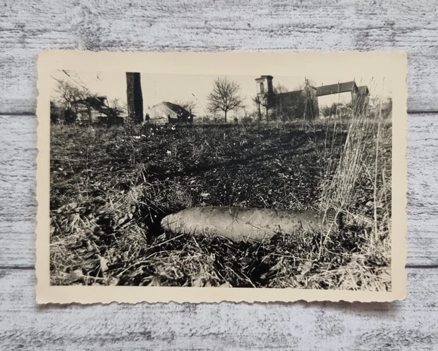 1941 FOTO BLINDGÄNGER Fliegerbombe Feld Dorf Wehrmacht Militär 2 ...