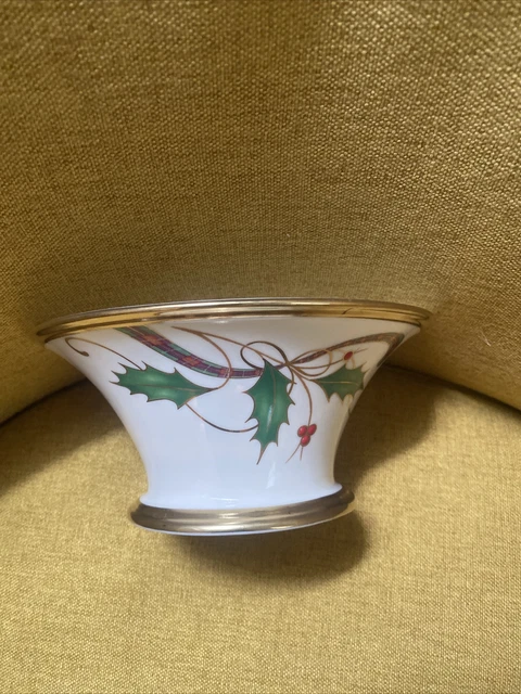LENOX Holiday Nouveau Bon Bon Bowl Holly & Berry With Gold Color Trimmed Rim