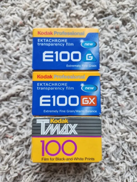 LOTE DE 3 - Película en blanco y negro Kodak Ektachrome E100, E100GX Kodak TMAX