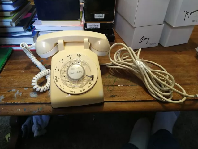 Teléfono de escritorio con esfera giratoria amarilla beige de colección Mountain Bell System, sin probar
