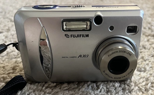 動確済　FUJIFILM A303 128MB Fujifilm Finepix A303 Digital Camera *Japanese Version Only