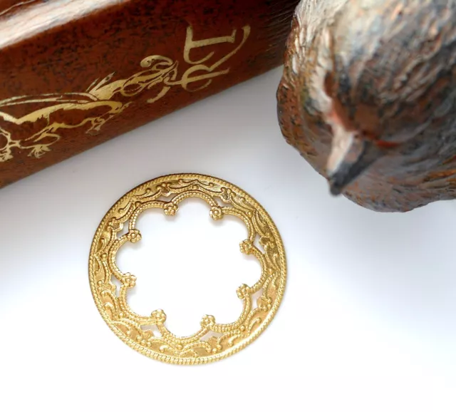 BRASS (4 Pieces) Round Scallop Medallion Filigree Stamping - Finding (CB-3042)