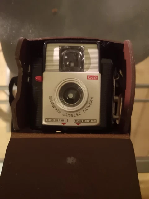 Appareil Photo Vintage Kodak Brownie Starflash – Argenté, Format 127, Année 1950 (pour Déco)