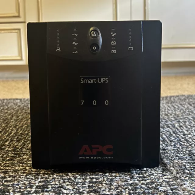 APC Smart-UPS 700