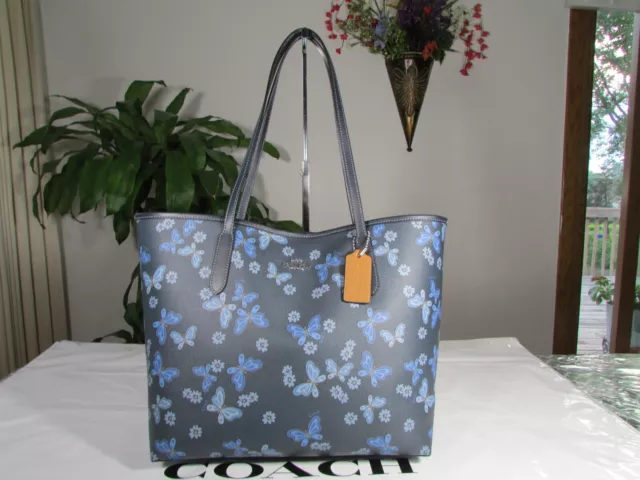 NWT Coach CJ601 City Tote In Signature Canvas With Hula Print Smooth  Leather$428
