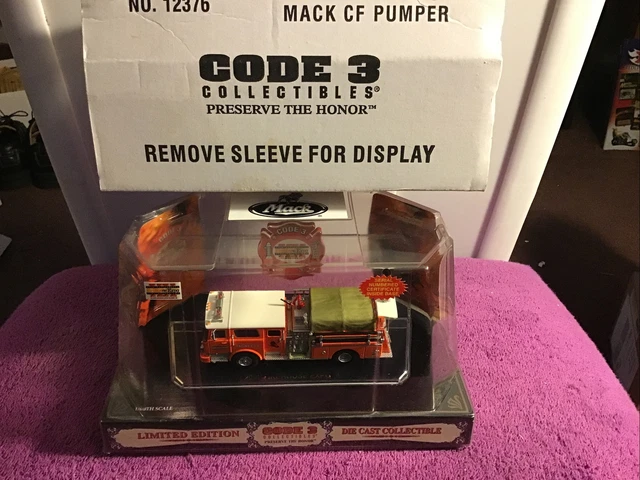 Code 3 Firehouse Expo 2003 Mack CF Pumper 12376 NIB With Original Sleeve