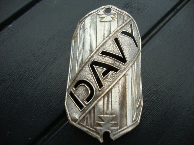 plaque VELO CYCLES DAVY NEUILLY SUR SEINE . Old Bike head badge plaque VELO CYCLES DAVY NEUILLY SUR SEINE . Old Bike head badge