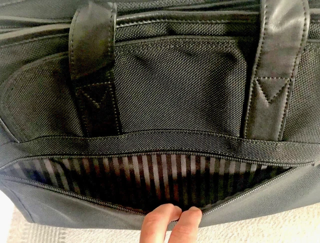 Genuine TUMI Alpha Slim Portfolio Small Laptop Or Tablet Bag/Briefcase - Sleek! 3
