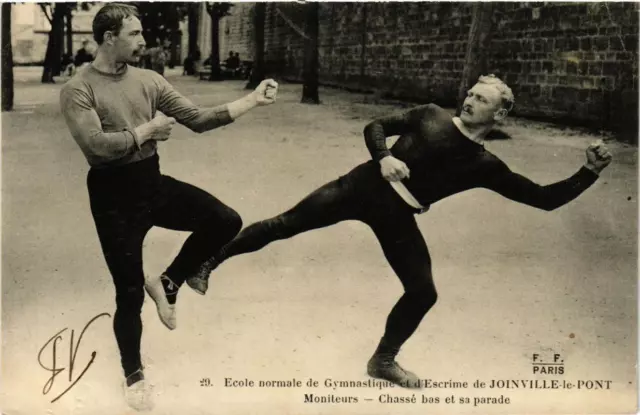 CPA AK JOINVILLE-le-PONT Moniteurs. Chassé bas F. Fleury (676037)